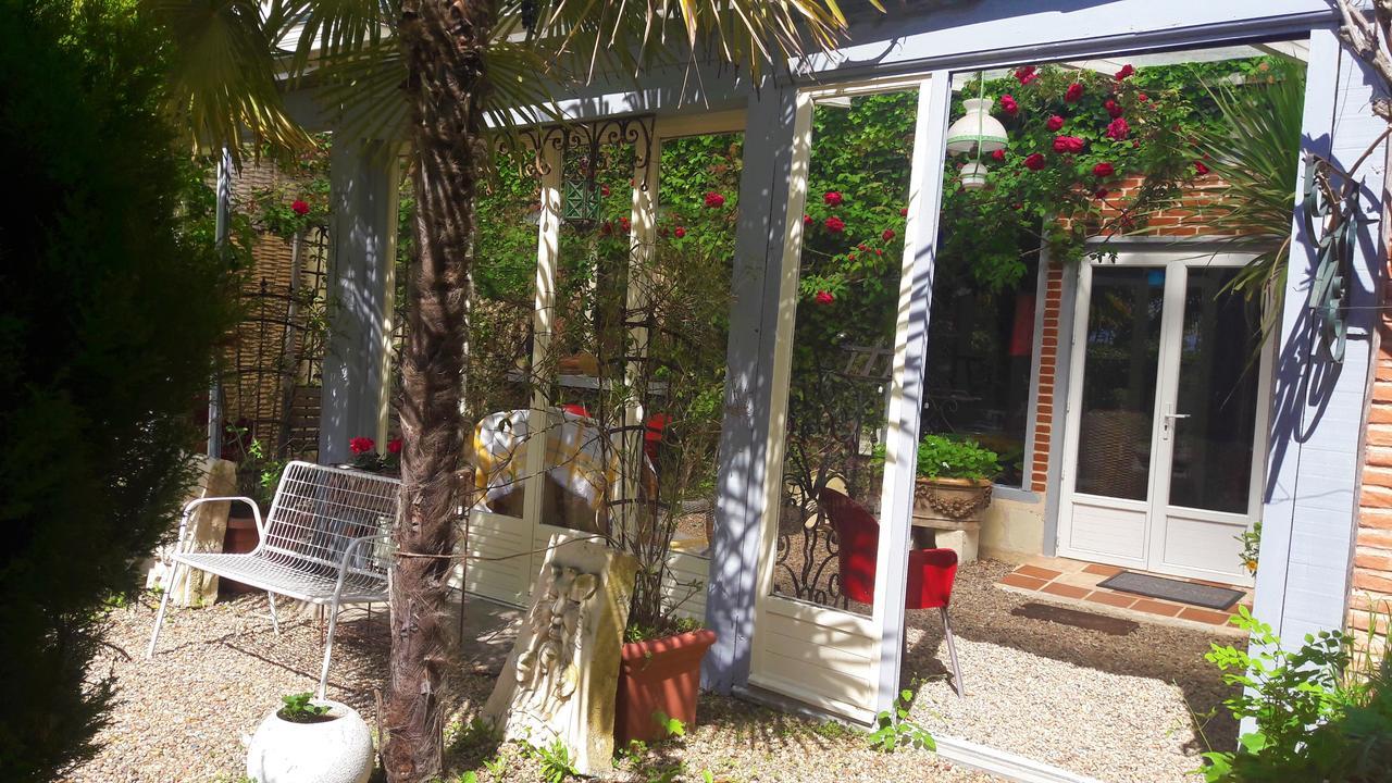 Le Vieux Vauvert Bed & Breakfast Rochecorbon Exterior photo