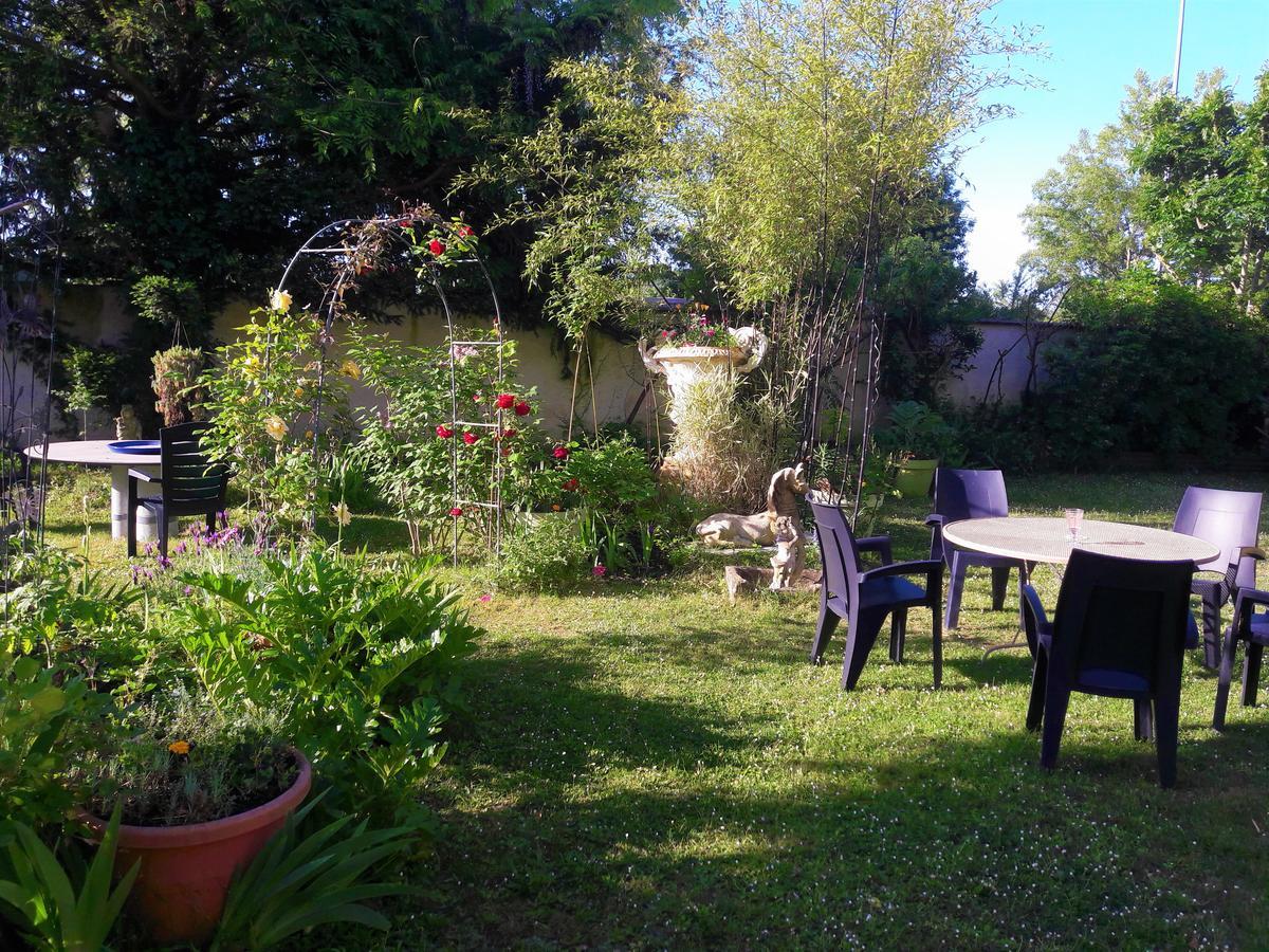 Le Vieux Vauvert Bed & Breakfast Rochecorbon Exterior photo